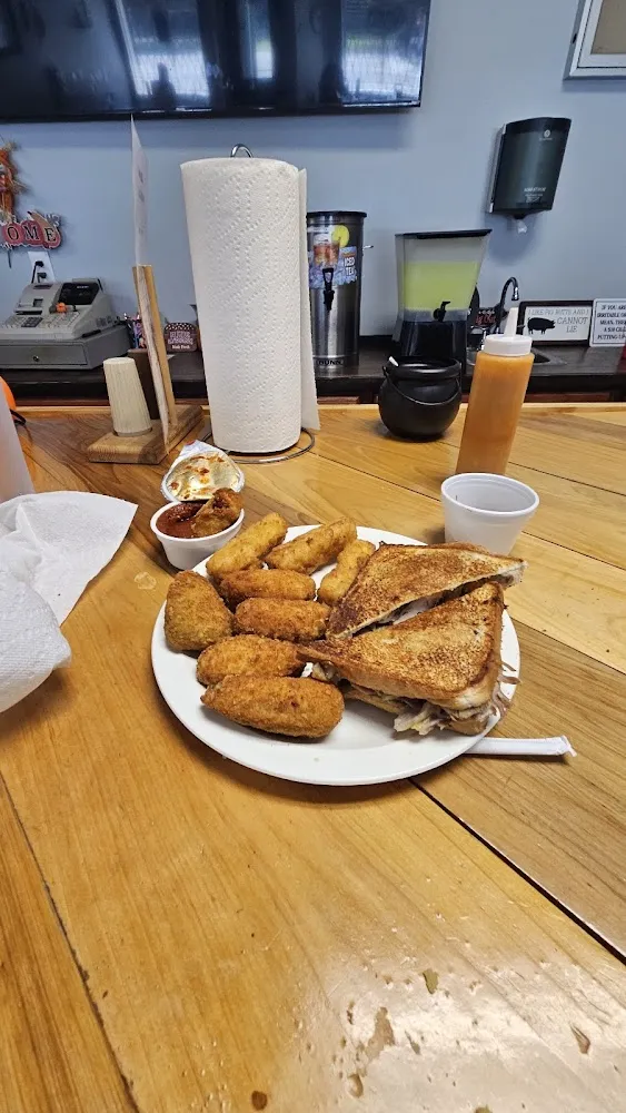 Pork Sandwich & Sides